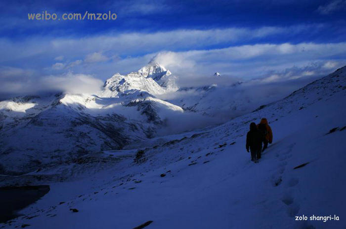 追寻雪山的“zolo”拍下了一张令他想起逝去多年的父亲的照片。.jpg