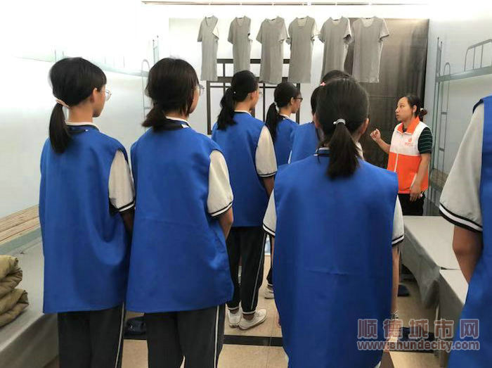穿上囚服，懂得犯罪的可怕。.jpg